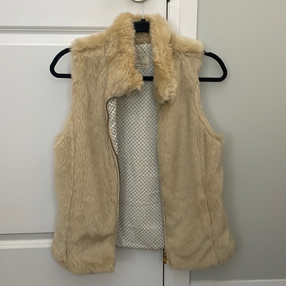 Faux fur vest, fits like xxs - Picture 1 of 3